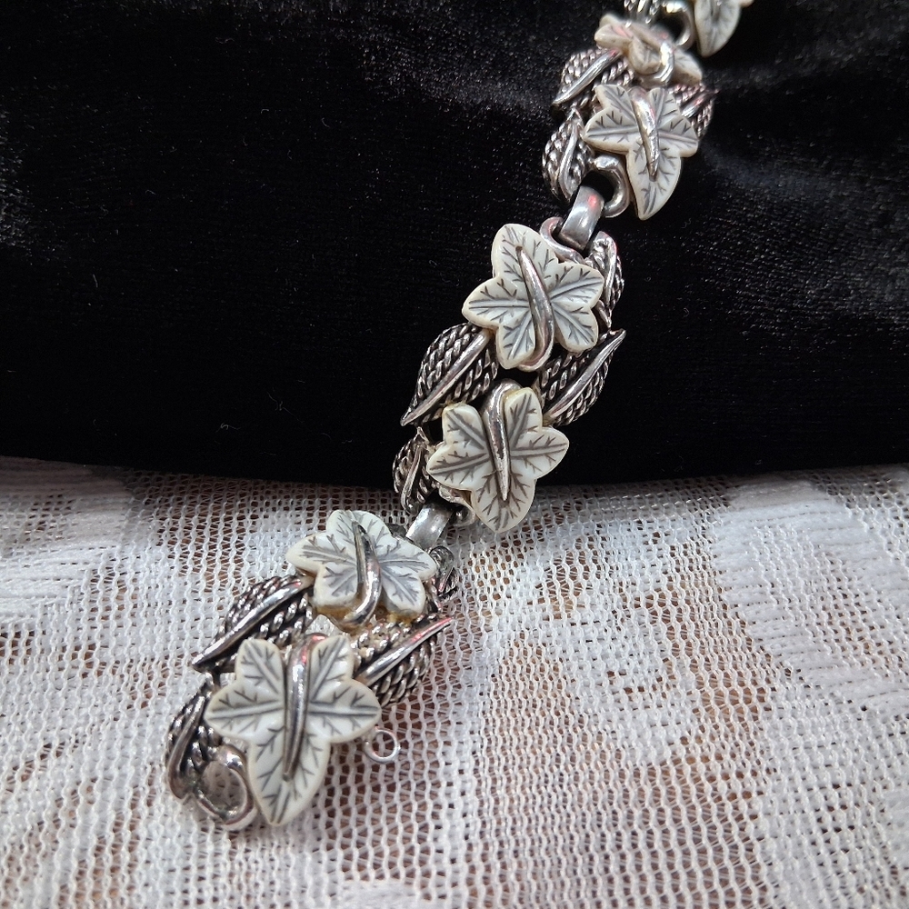 Vintage Boucher Bracelet Ivy Leaves In White Silver Tone Five Link